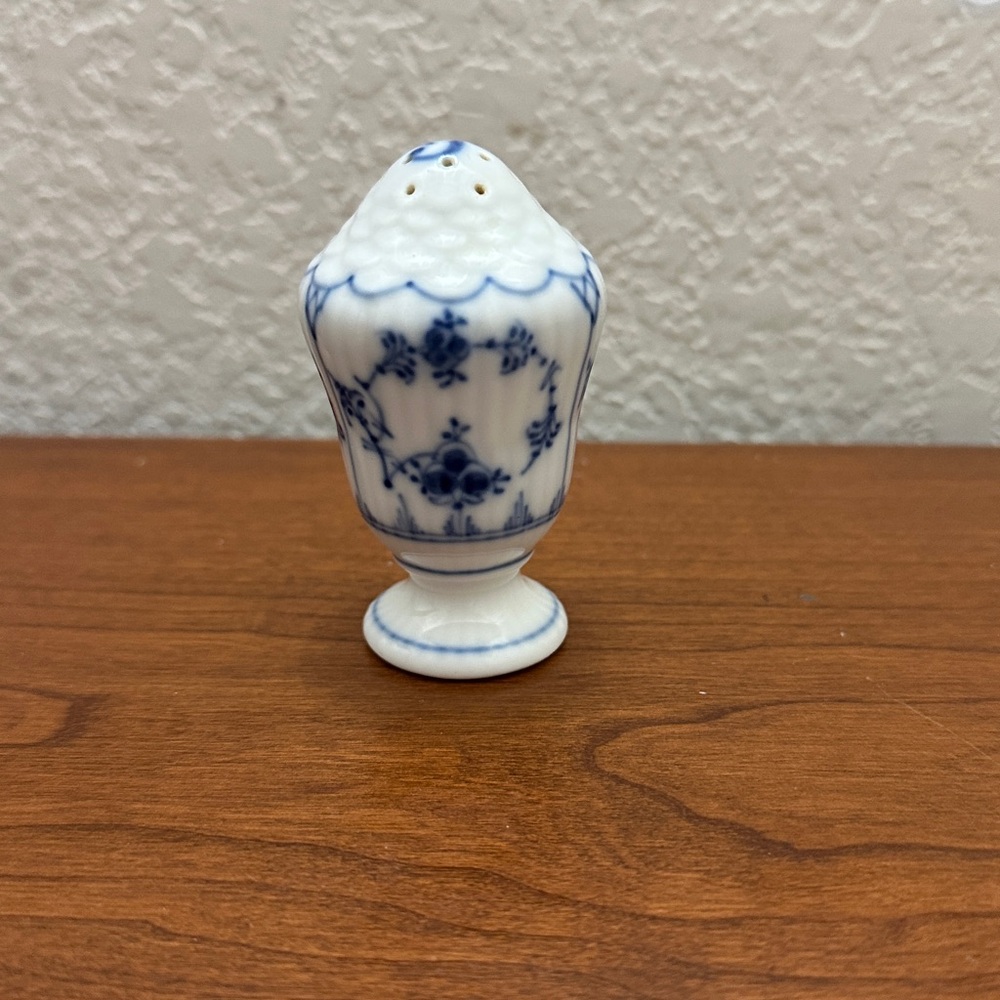 Royal Copenhagen Blue Fluted Plain Pepper Shaker